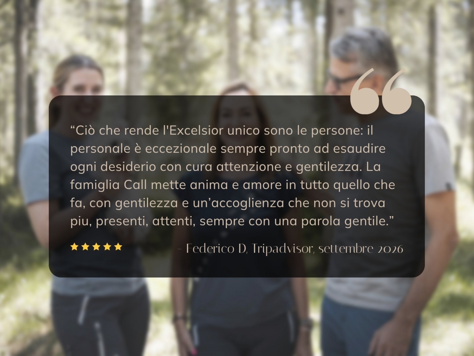 #myexcelsior Sunday News 04.10.2026 Recensione a cinque stelle di Federico D. sovrapposta a tre persone nel bosco