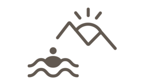 Excelsior: Wanderhotel in den Dolomiten Symbol einer Person, die im Wasser schwimmt, mit Bergen und Sonne im Hintergrund